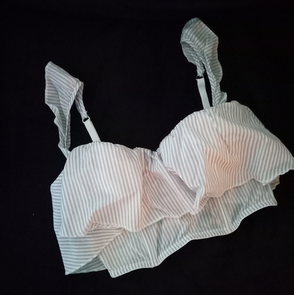 💕 Victoria Secret Striped Ruffle Bra - Picture 4 of 7